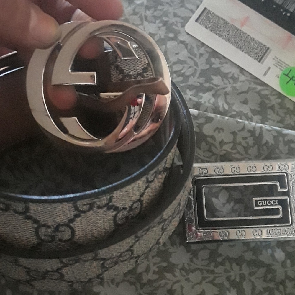 Gucci belt and extra buckle everything Gucci